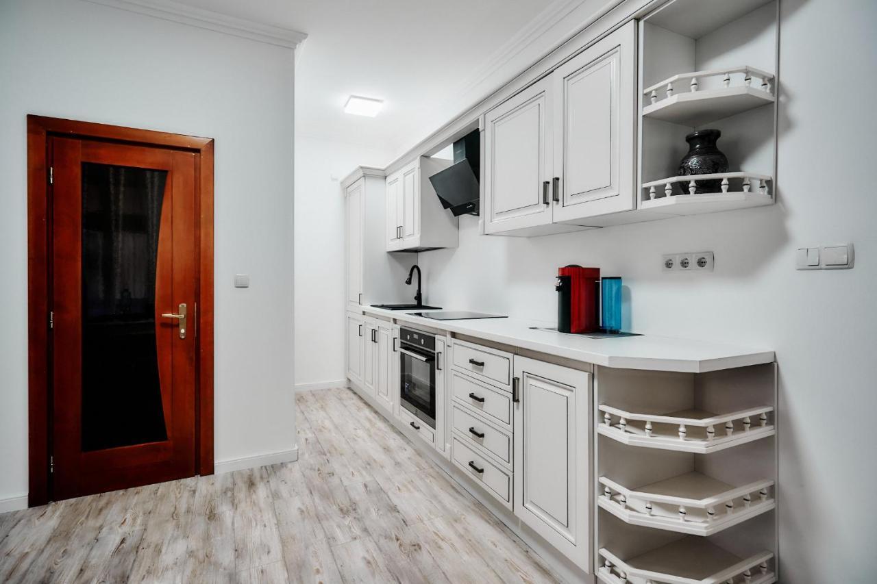 Galiceanu Apart Deluxe Бистрица Экстерьер фото